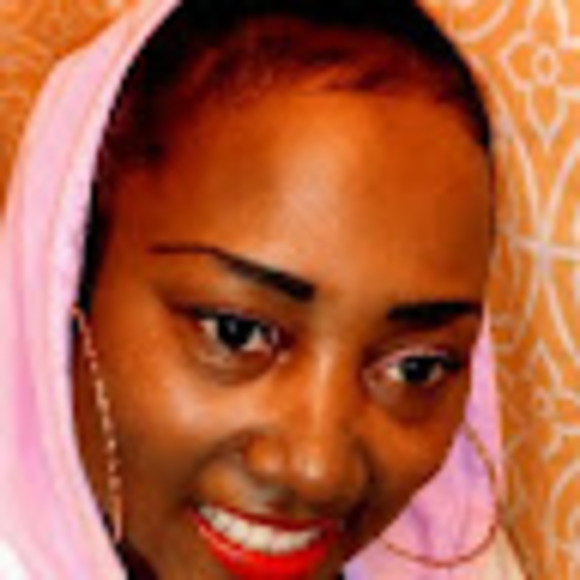 Meet your Posher, Denise - Picture 1 of 1